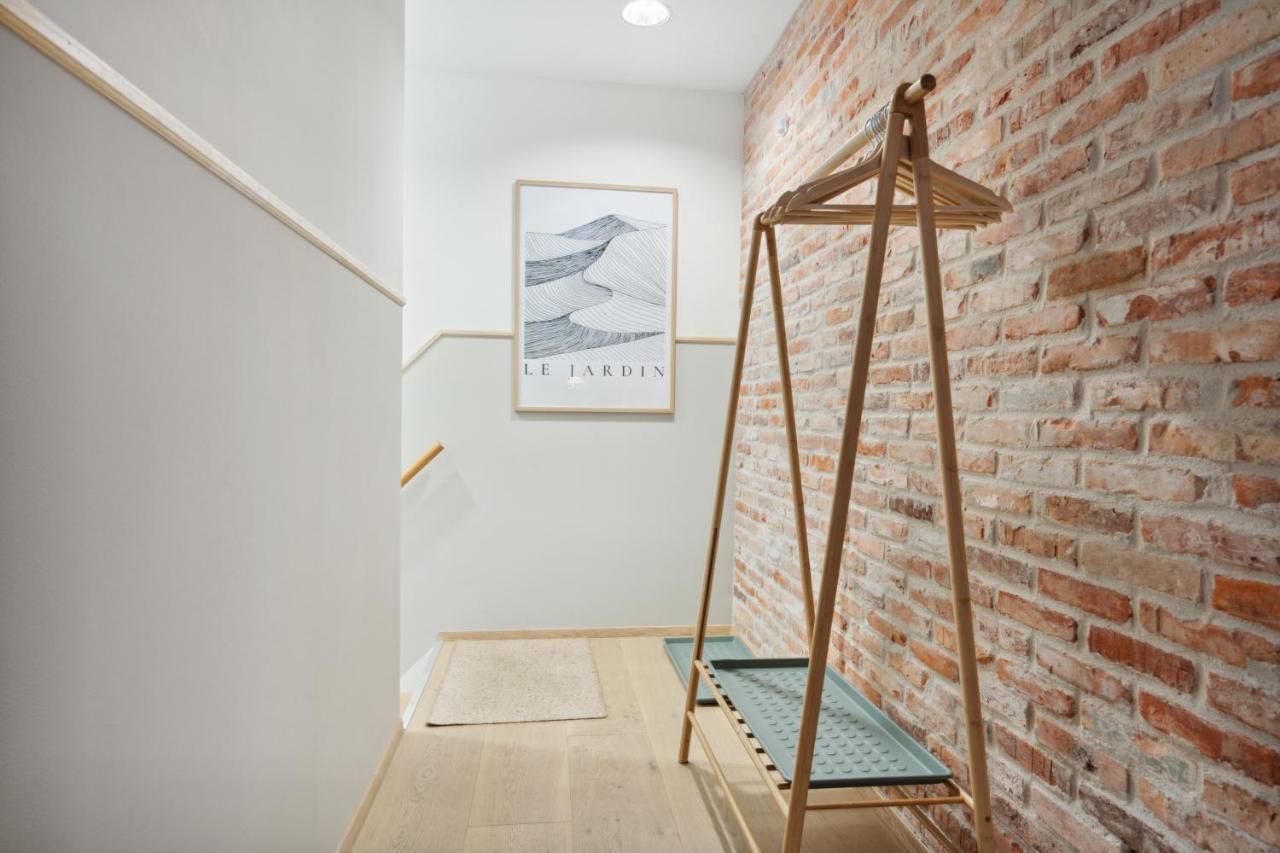 Central 3-Bedroom Apartment With Huge Terrace, Including Queen Size Beds Aalborg Esterno foto